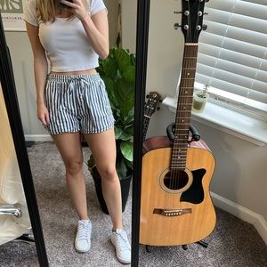 Universal Thread size S striped shorts 🤍💙